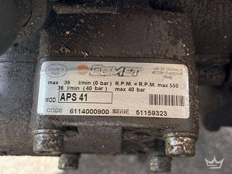 2021-portable-pressure-washer-with-water-tank-image-7