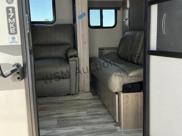 2021-grand-design-imagine-camp-trailer-image-15