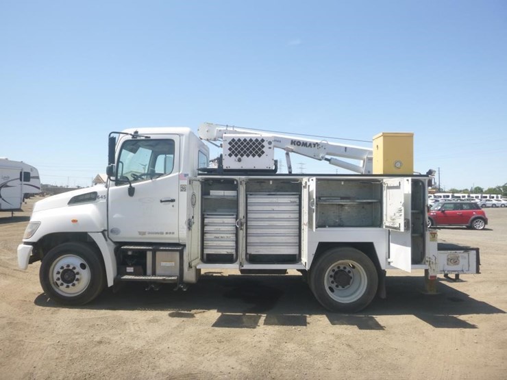 2015-hino-268-image-6