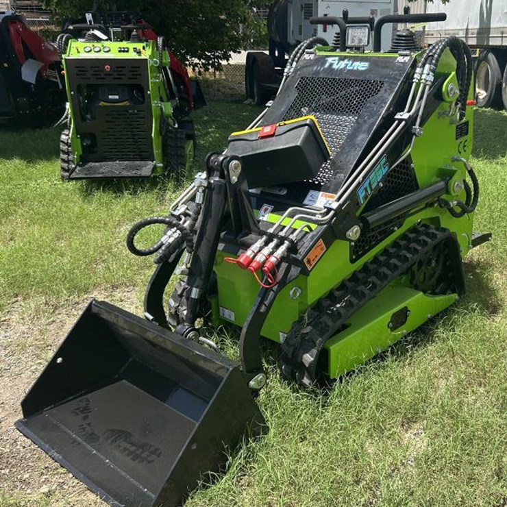#49 • Mini Skid Steer Loader - FT36C - Gas