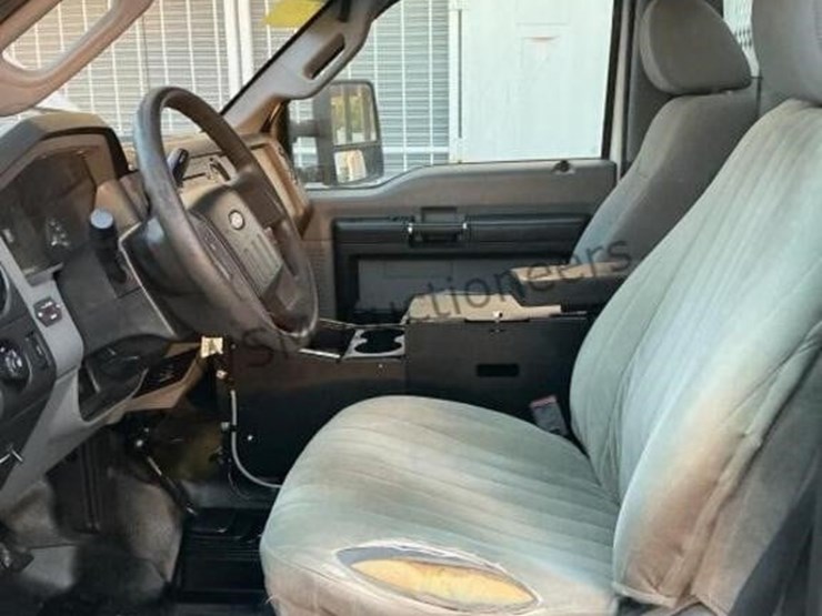 2016-ford-f550-image-28