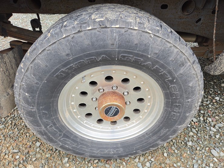 2002-gmc-1500hd-image-120