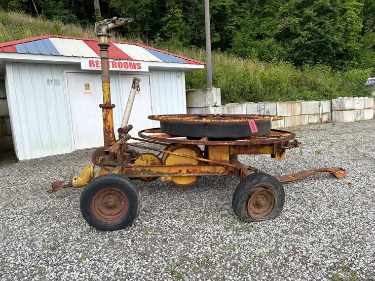 #4026-•-towable-hose-reel-w/-sprayer-image-2