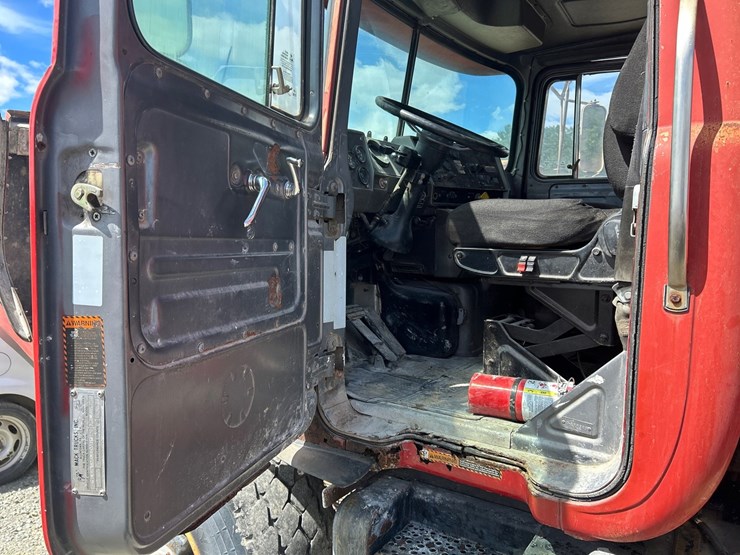 mack-dm688s-image-61