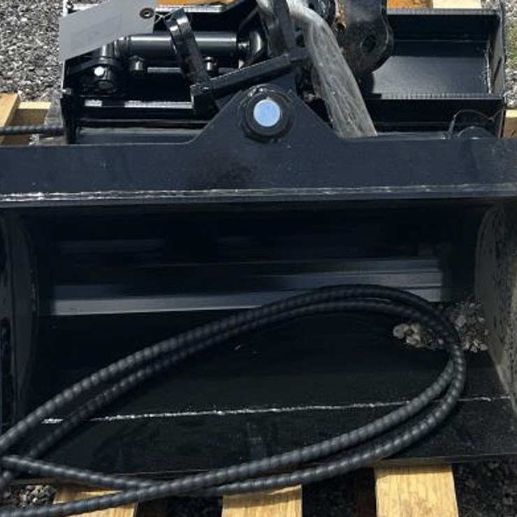 #42 • 24" Mini Excavator Hydraulic Tilting Bucket