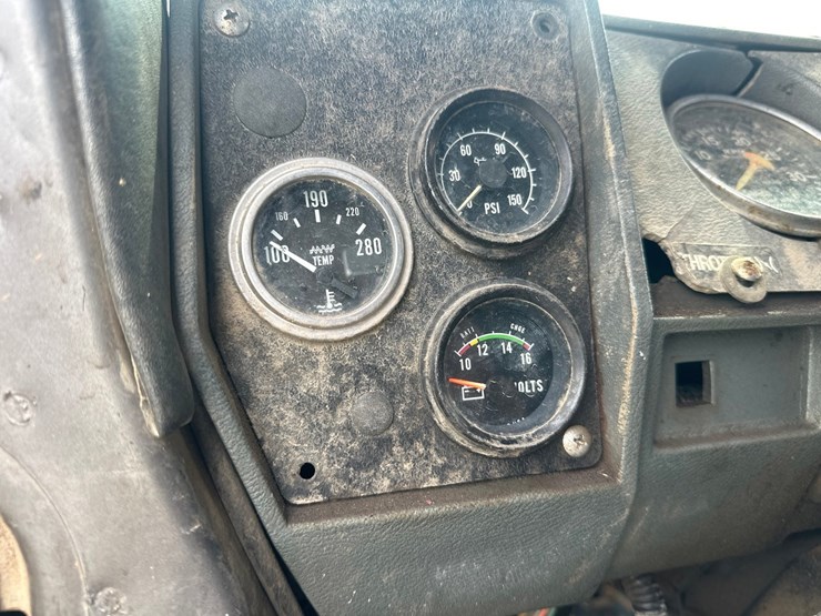 1981-mack-dm600-image-45