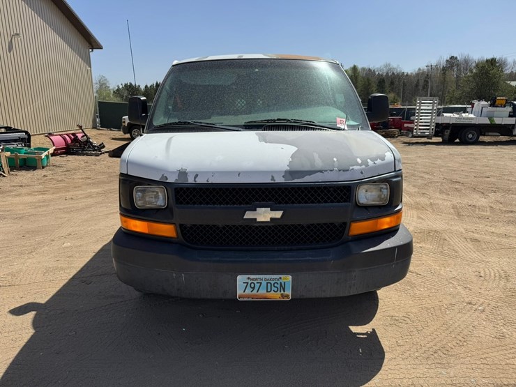 2004-chevrolet-3500-image-8
