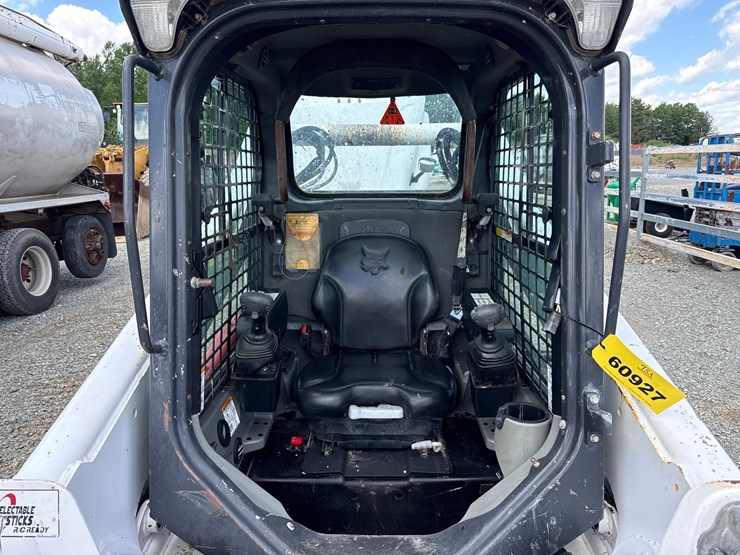 2020-bobcat-t740-image-36