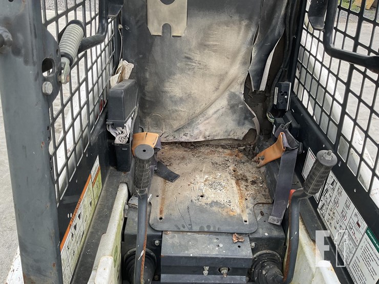 2013-bobcat-s70-image-11