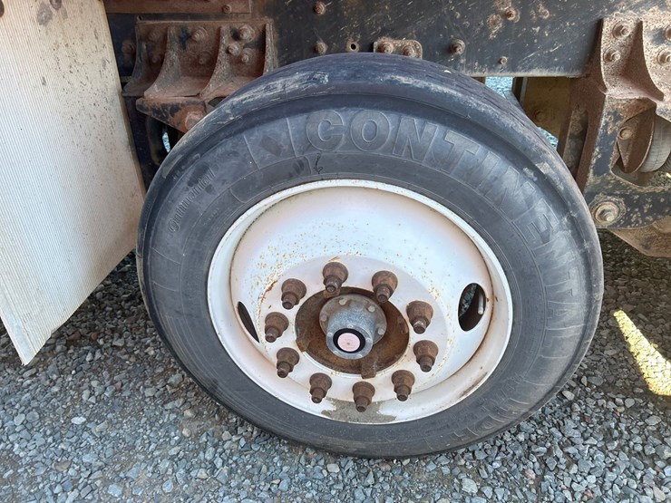 2001-mack-rd688s-image-100