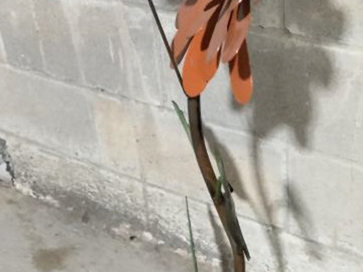 #31-•-metal-yard-art---hummingbird-w/-orange-flower-image-2