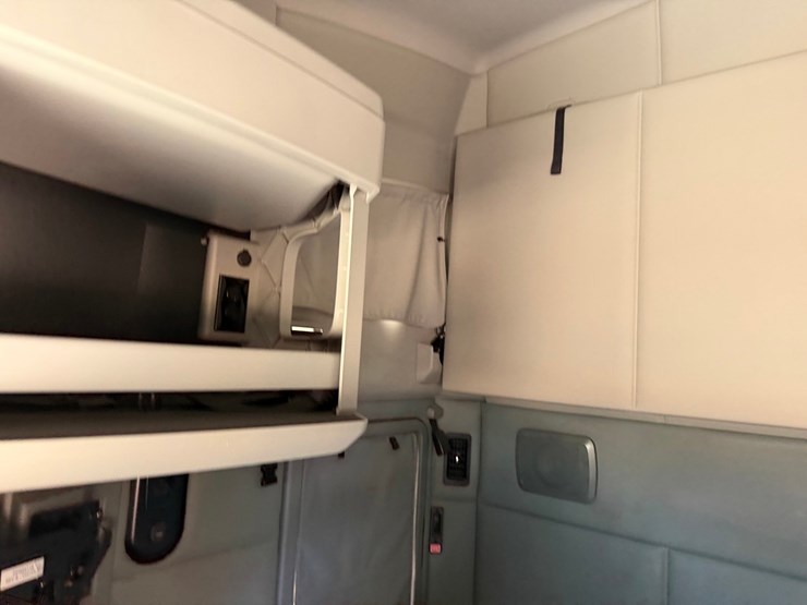 2018-kenworth-t680-image-55