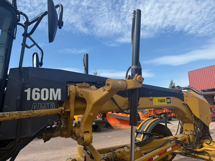 caterpillar-160m-image-44