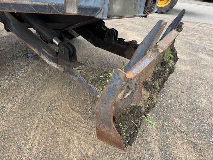deere-1110d-image-33