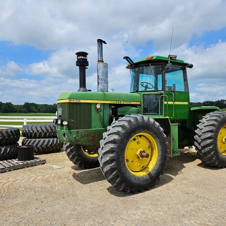 JOHN DEERE 8430