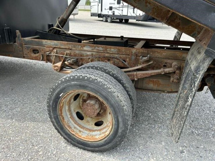 2002-ford-f550-image-45