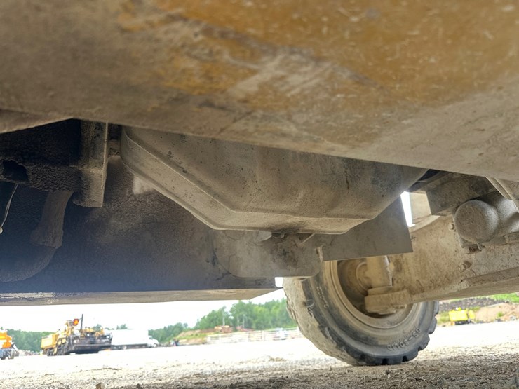1995-caterpillar-dp70-image-53