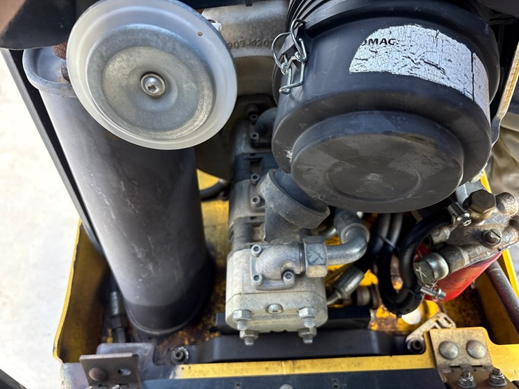 2018-bomag-bmp8500-image-21