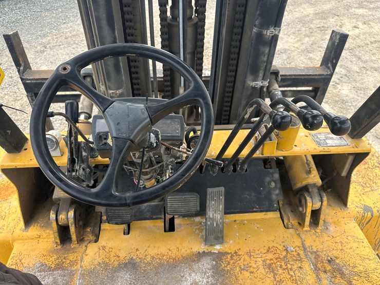 1995-caterpillar-dp70-image-33