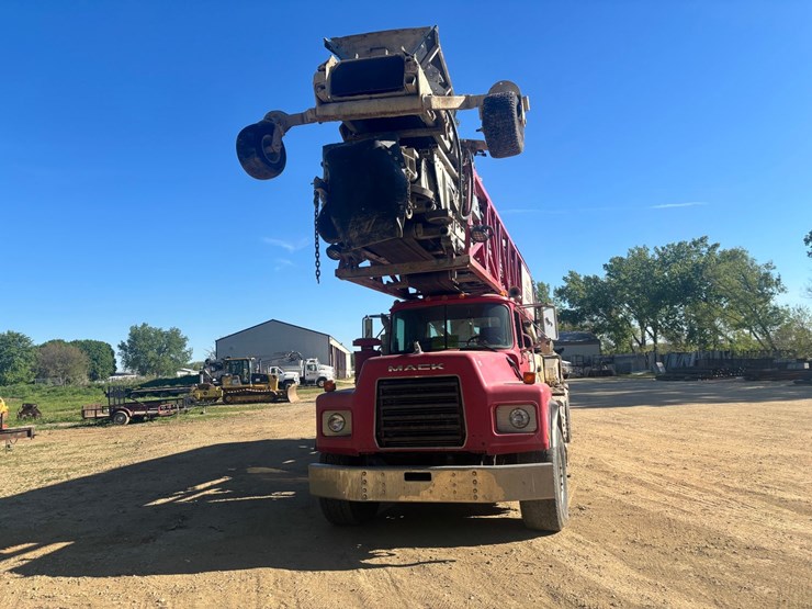mack-rd688s-image-6