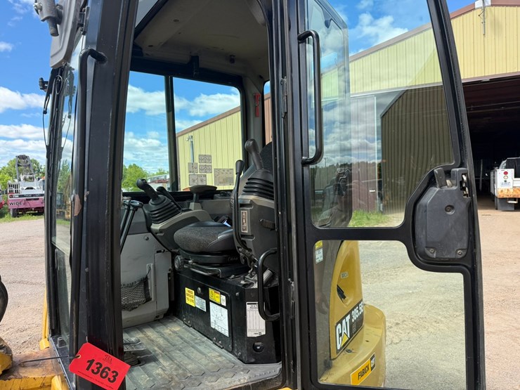 caterpillar-305.5e2-image-53