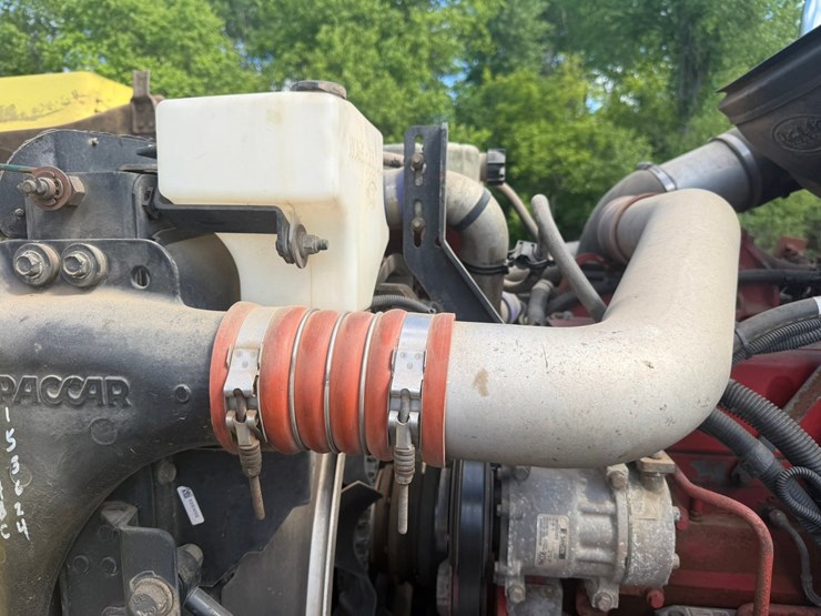 #1362-•-2010-peterbilt-day-cab-truck-tractor-image-19
