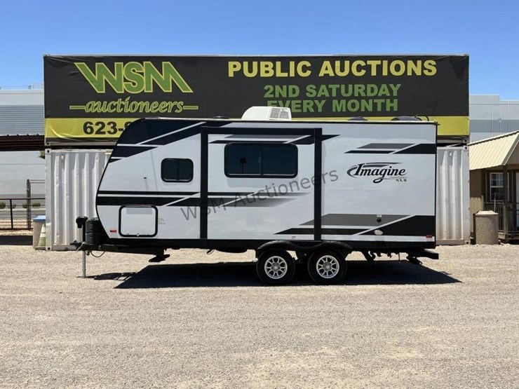 2021-grand-design-imagine-camp-trailer-image-1