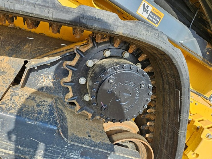 john-deere-335-image-14
