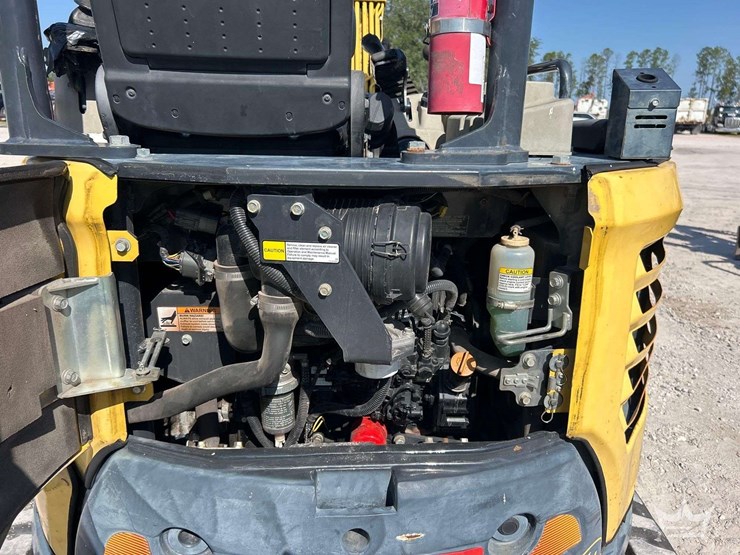 yanmar-vi035-6a-mini-excavator-image-7