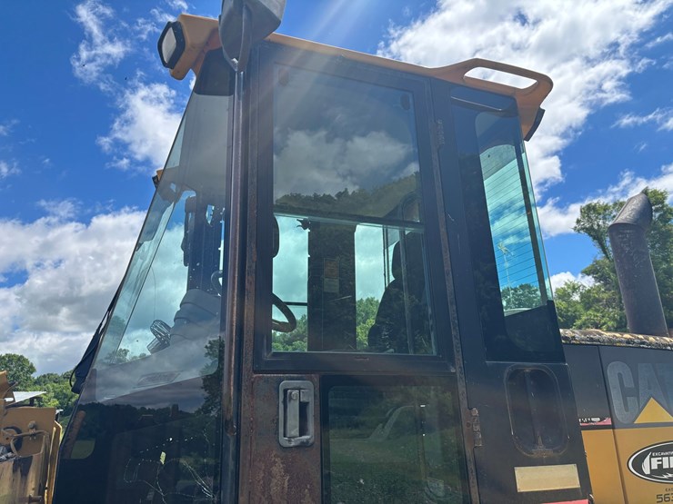 caterpillar-928g-image-11