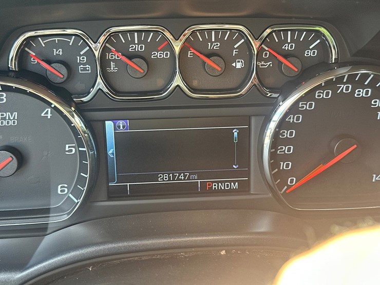 2014-chevrolet-silverado-1500-image-35