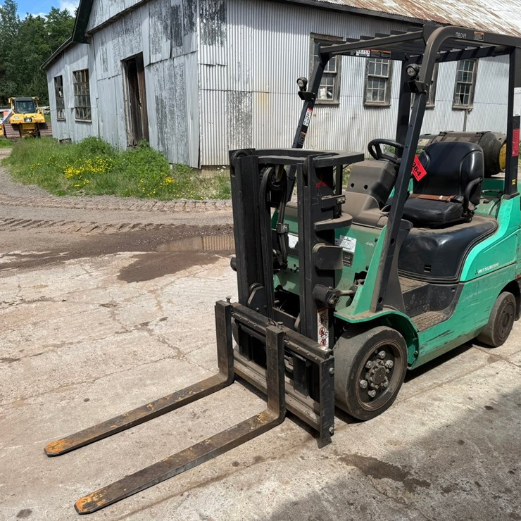 #1364 • Misubishi FGC25N Forklift
