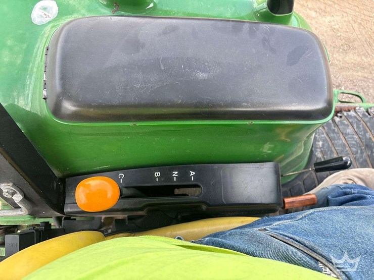 2018-john-deere-3039r-image-8