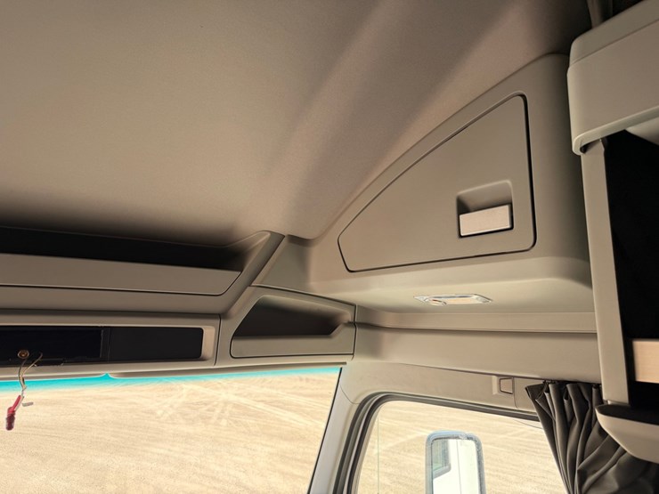 2018-kenworth-t680-image-59