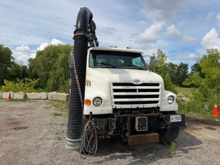 2003-sterling-lt7500-image-34