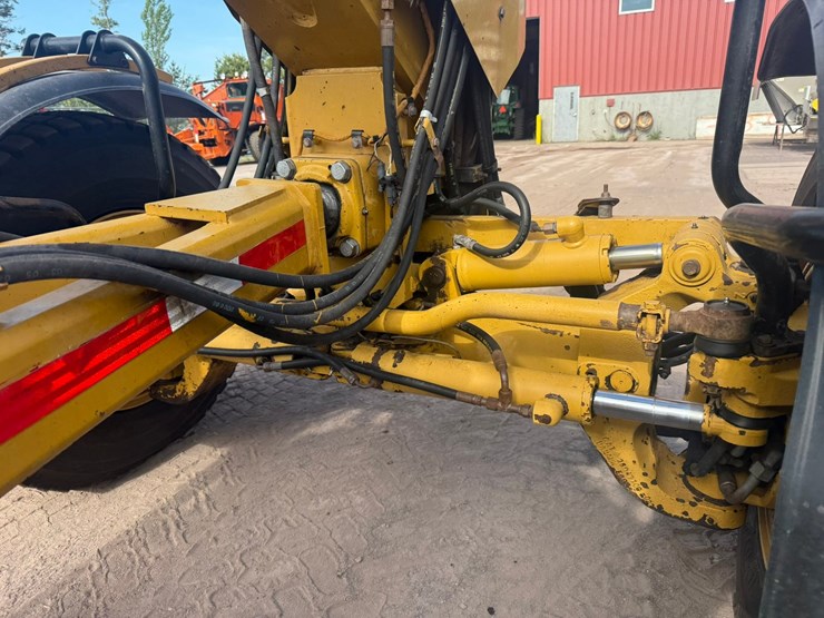 caterpillar-160m-image-52