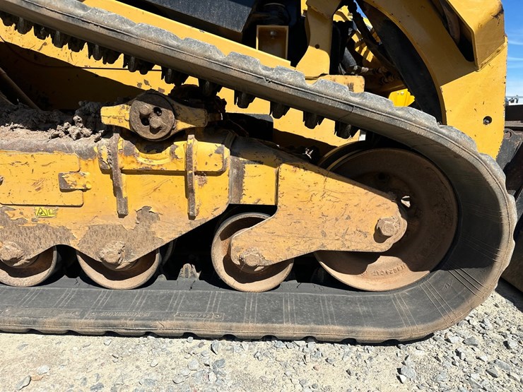 2019-caterpillar-279d-image-46