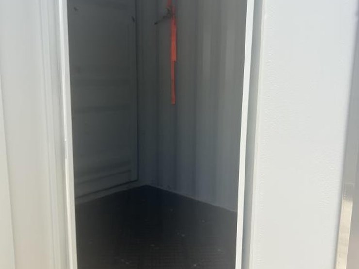 #39-•-10'-conex-shipping-container---one-trip-image-10
