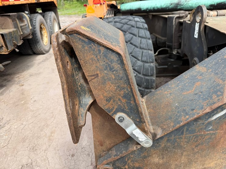 caterpillar-m318-image-35