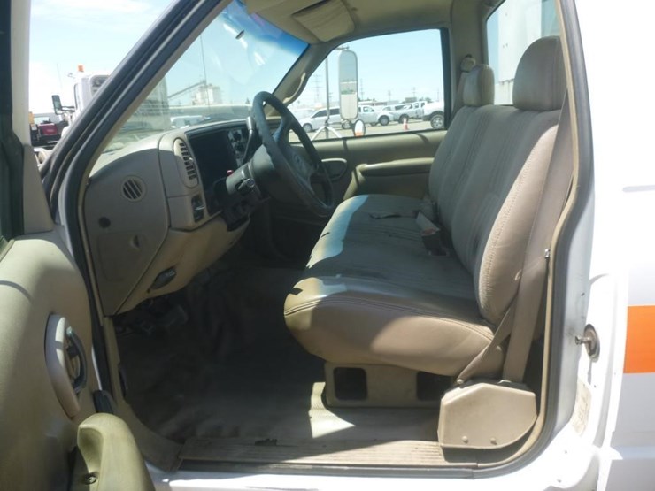 2002-chevrolet-3500-image-12