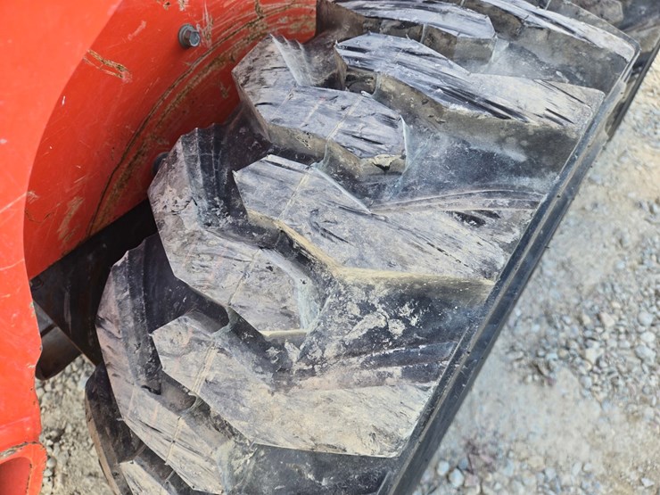 kubota-ssv75-image-48