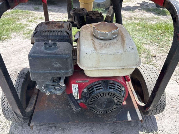 2021-portable-pressure-washer-with-water-tank-image-9