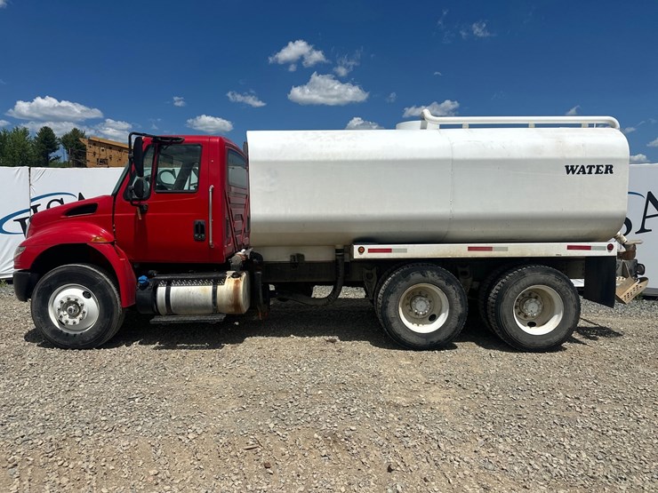 2015-international-durastar-4400-image-2