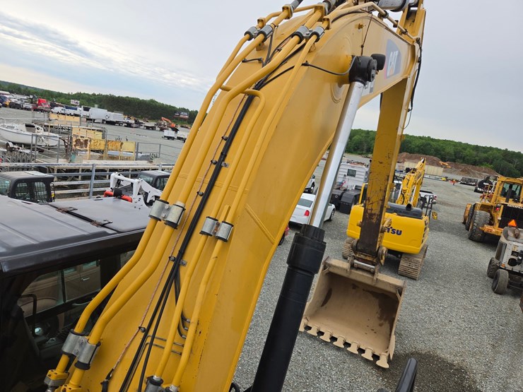 caterpillar-349el-image-32