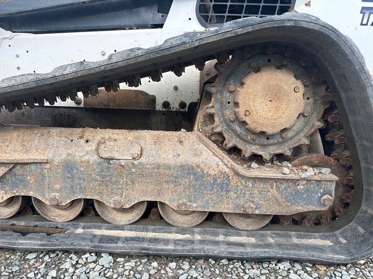 2020-bobcat-t740-image-49