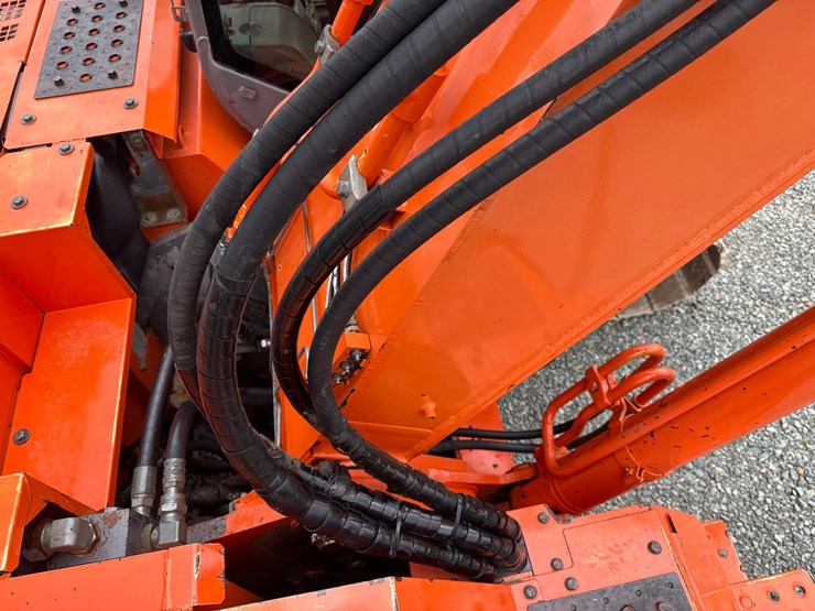 2006-hitachi-zx225-image-33