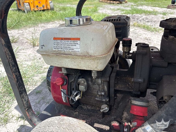 2021-portable-pressure-washer-with-water-tank-image-10
