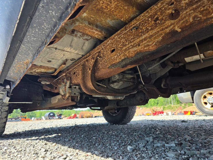 2001-ford-f350-image-27