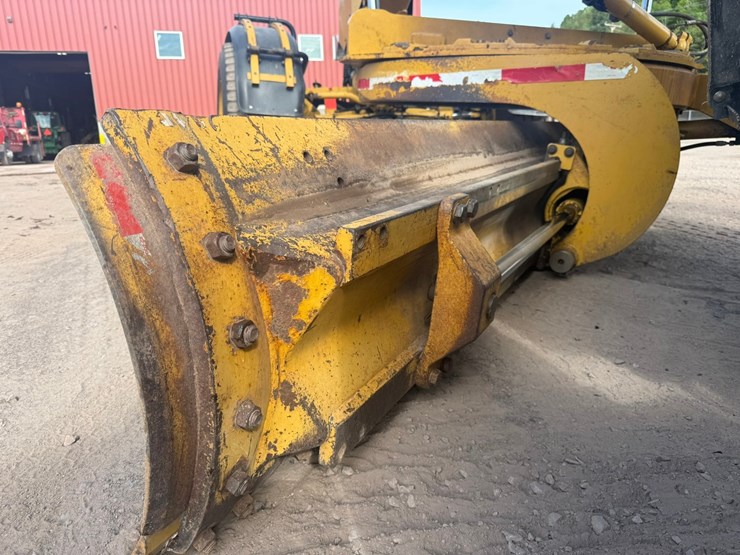 caterpillar-160m-image-93