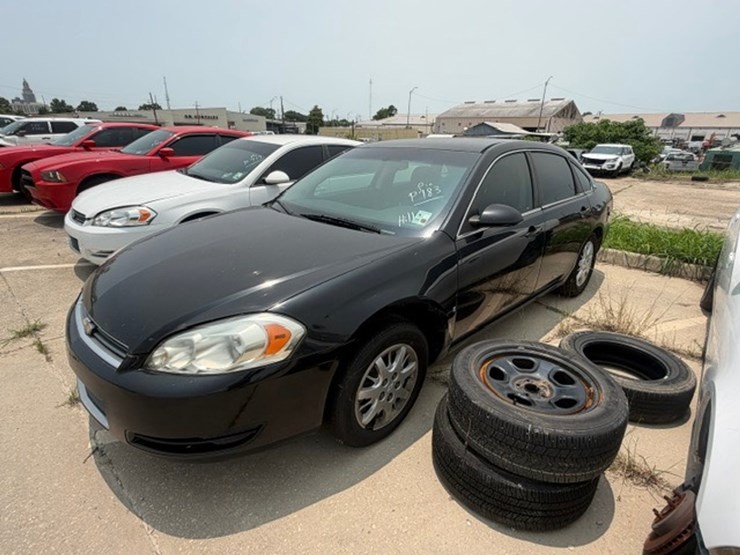 #60-•-2011-chevrolet-impala-image-1